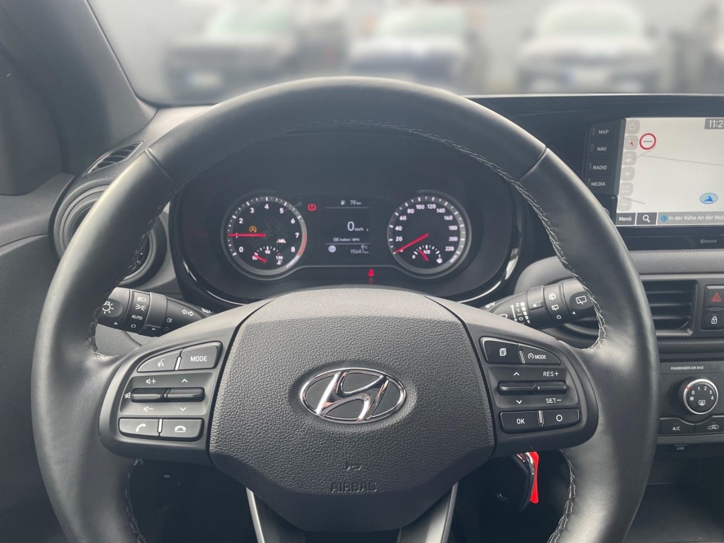 Fahrzeugabbildung Hyundai i10 1.0 Benzin Navigation Kamera Sitzheizung All