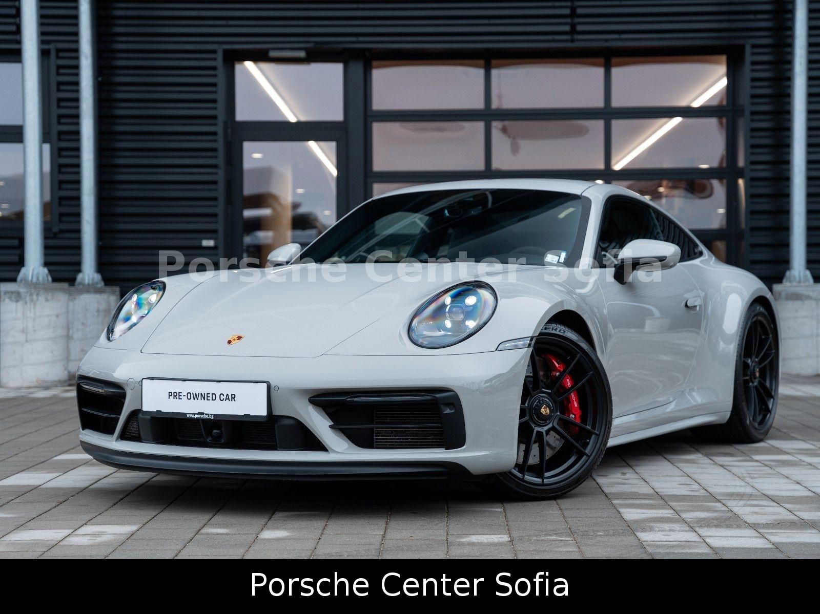 Porsche 911 Carrera 4 GTS