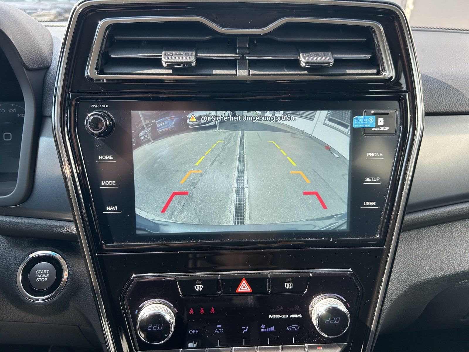 Fahrzeugabbildung Ssangyong Tivoli Sapphire 1.5 T-GDI Aut./4WD/SHZ/DSG/NAVI/