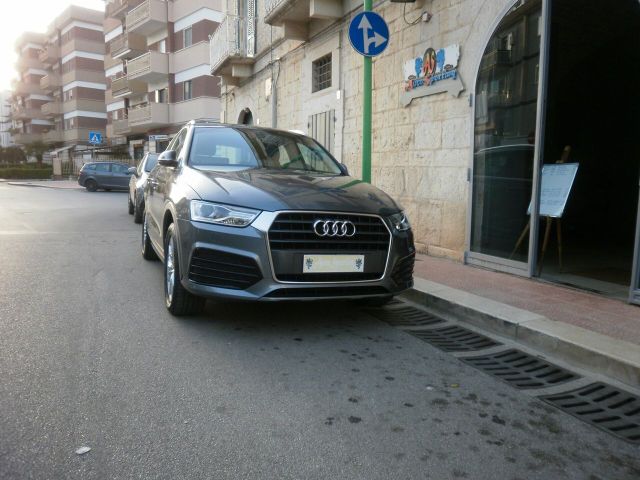 AUDI Audi Q3 2.0 TDI 150 CV Business Km. 103.000