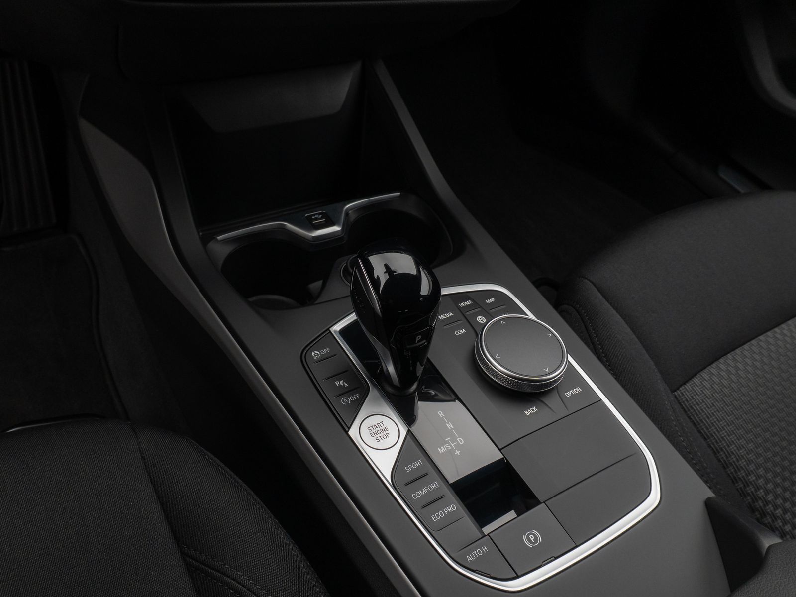 Fahrzeugabbildung BMW 118i DAB CockPitPr PDC Alarm Geschwindigkeitsreg