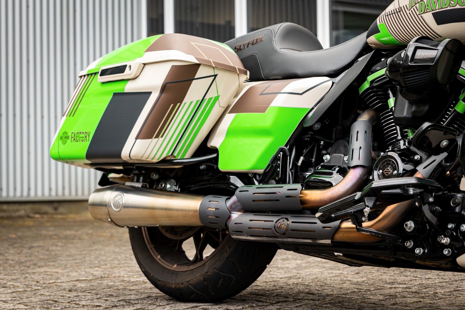 Fahrzeugabbildung Harley-Davidson FLTRXST Road Glide ST - Clubstyle - Kesstech -