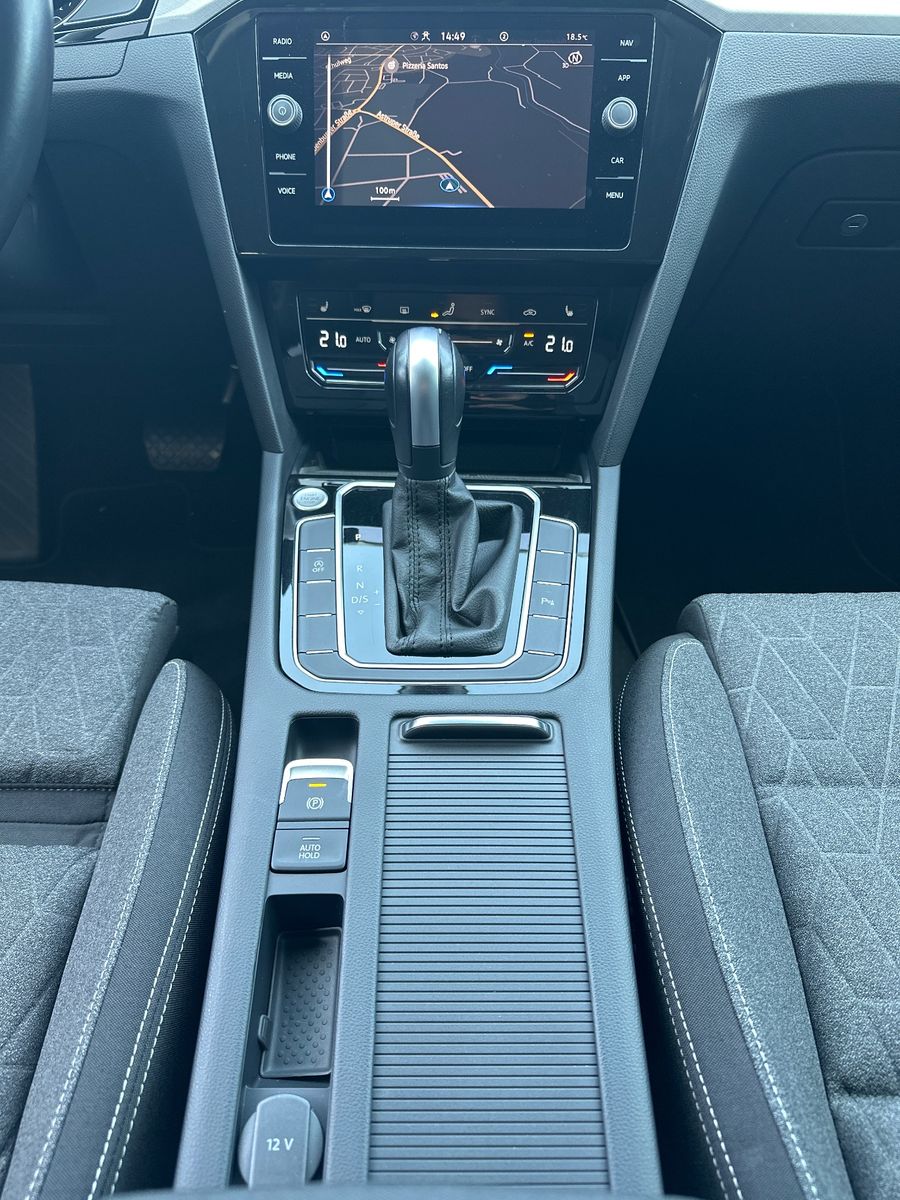 Fahrzeugabbildung Volkswagen Passat Variant Business NAV+LED+ACC+KAMERA
