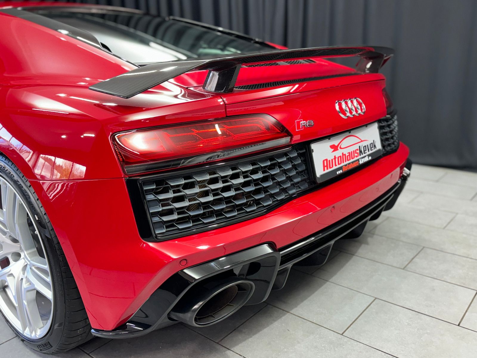 Fahrzeugabbildung Audi R8 Coupe 5.2 FSI quattro performance|B&O|KERAMIK