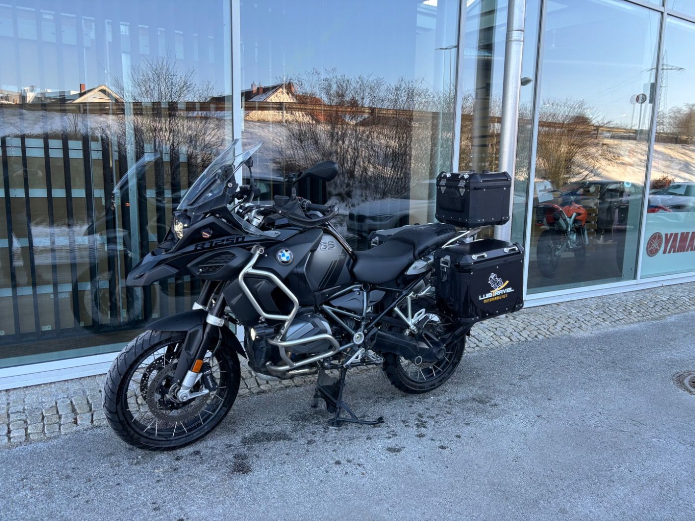 Fahrzeugabbildung BMW R 1250 GS Adventure Triple Black Aluminium Koffe