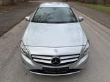 Mercedes-Benz A 200 Automatik Xenon Navi MwsT Top Zustand - Mercedes-Benz A 200 mit Benzin-Antrieb: Automatik