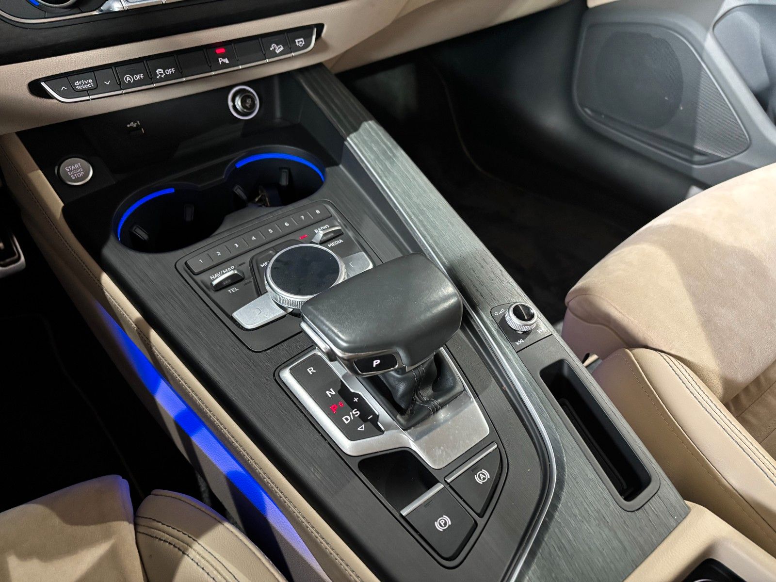 Fahrzeugabbildung Audi A4 Allroad quattro  VIRTUAL/AMBIENTE/KAMERA/SHZ/