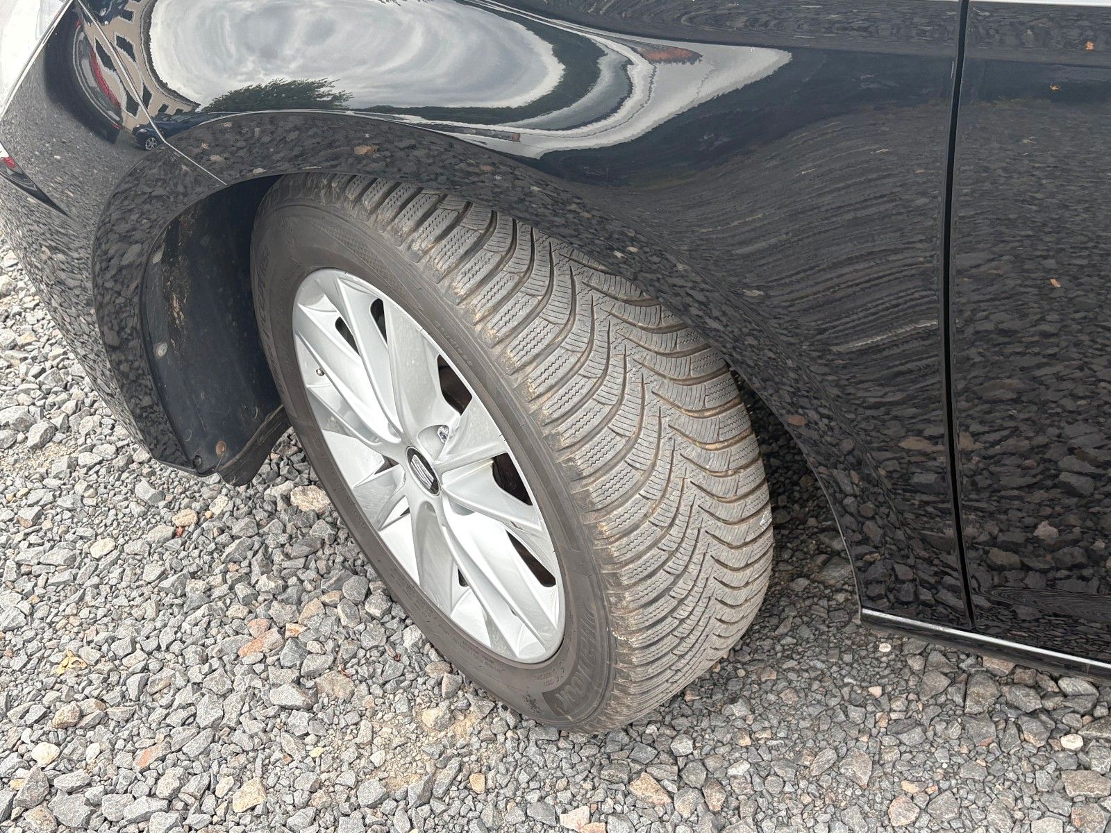 Fahrzeugabbildung SEAT Leon Style 1.4 TSI Klima SHZ Tempomat SPORTLENKR