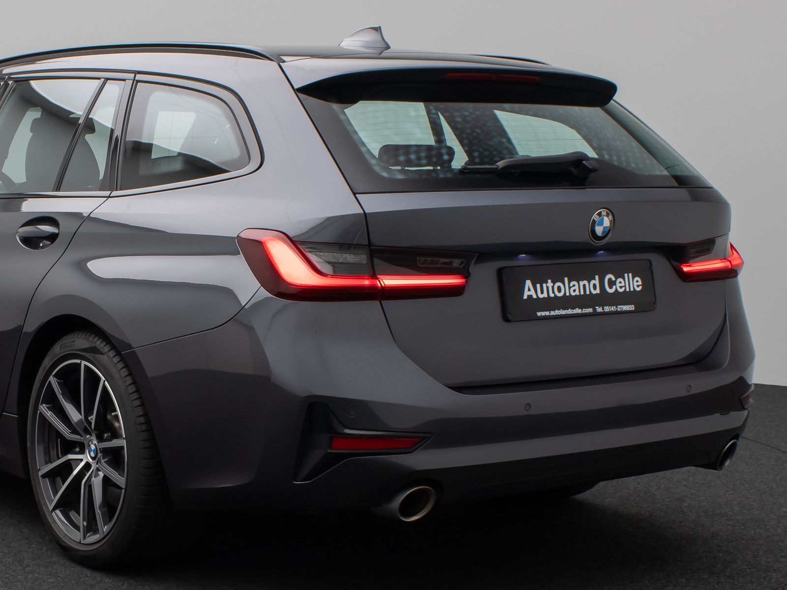 Fahrzeugabbildung BMW 330i xD SportLine DAB HiFi PDC Alarm LED M Sport