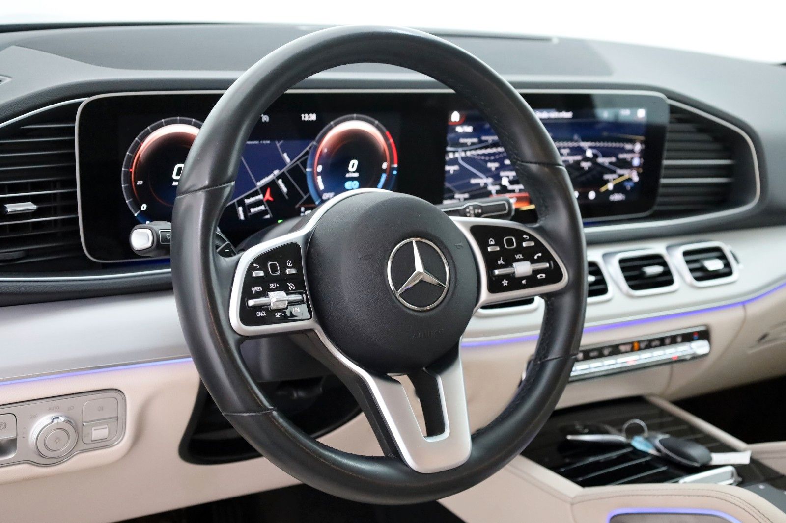 Fahrzeugabbildung Mercedes-Benz GLE 350de 4M Leder,Navi,LED,Kamera,SH,PDC,ParkP.