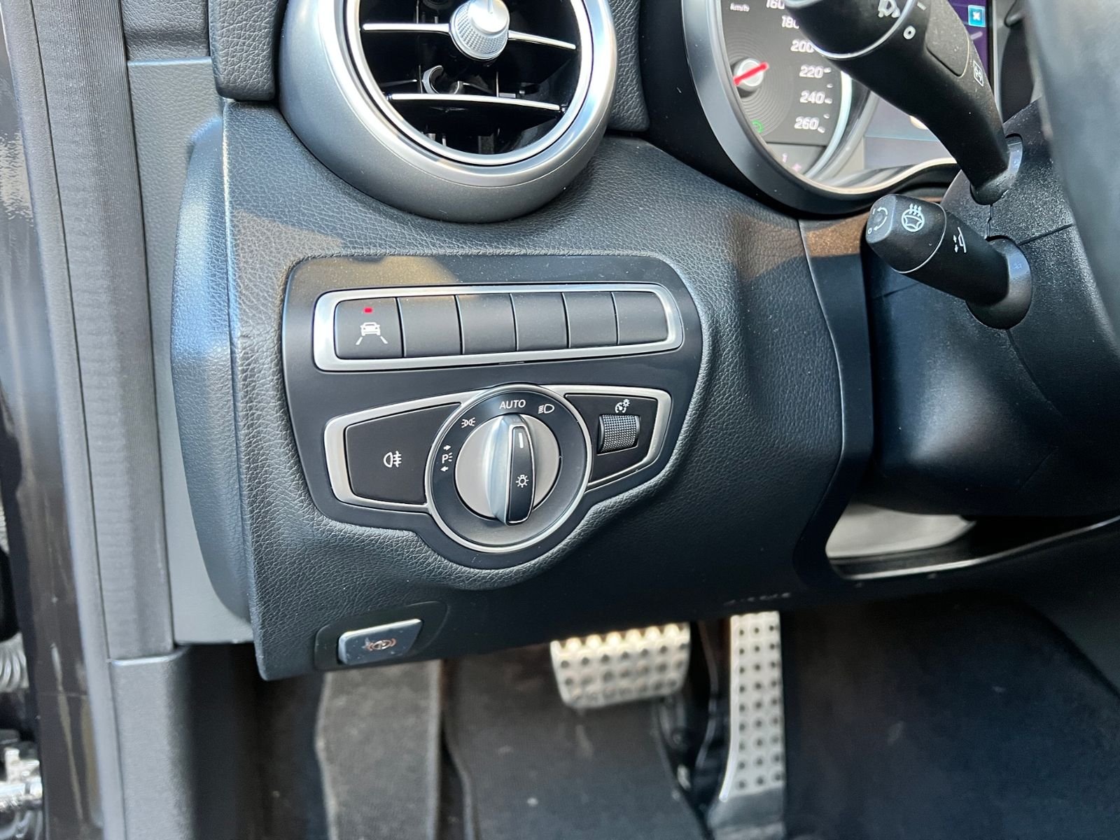 Fahrzeugabbildung Mercedes-Benz C 200 Cabrio LED NAVI ALU PDC