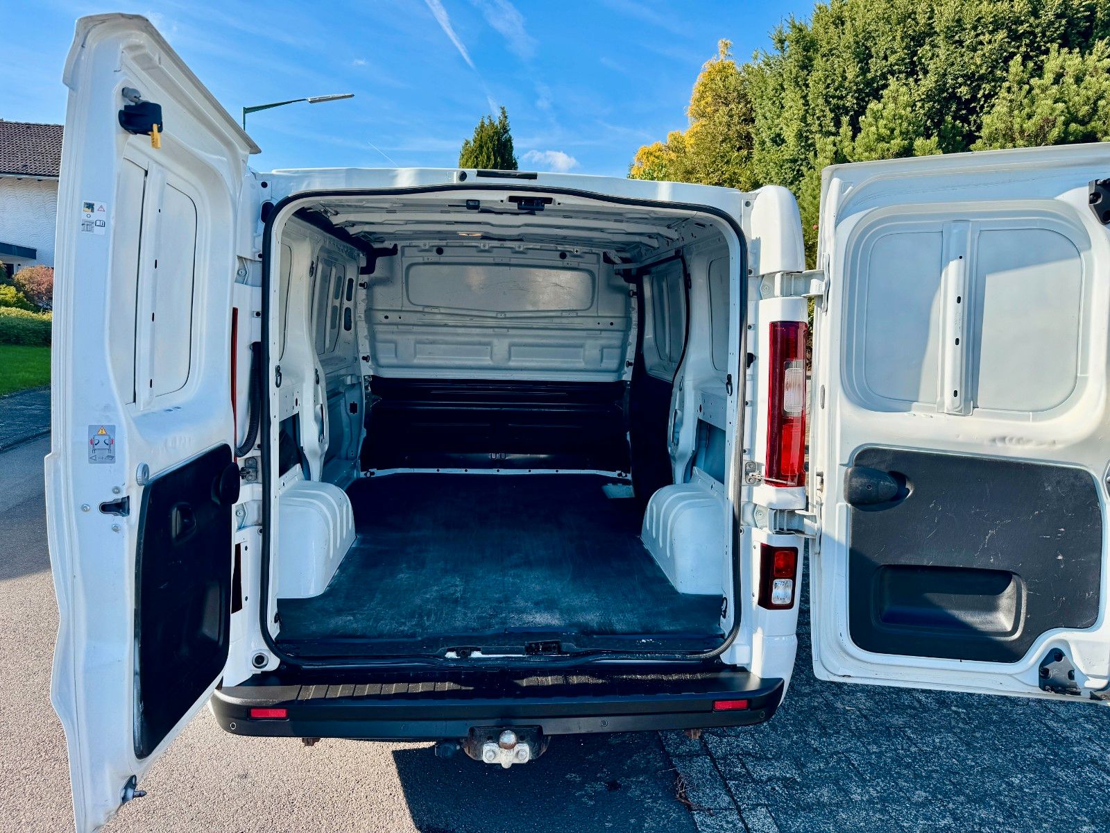 Renault Trafic Kasten L1H1 3,0t Komfort+NAVI+AHK+PDC+LED imagem 3