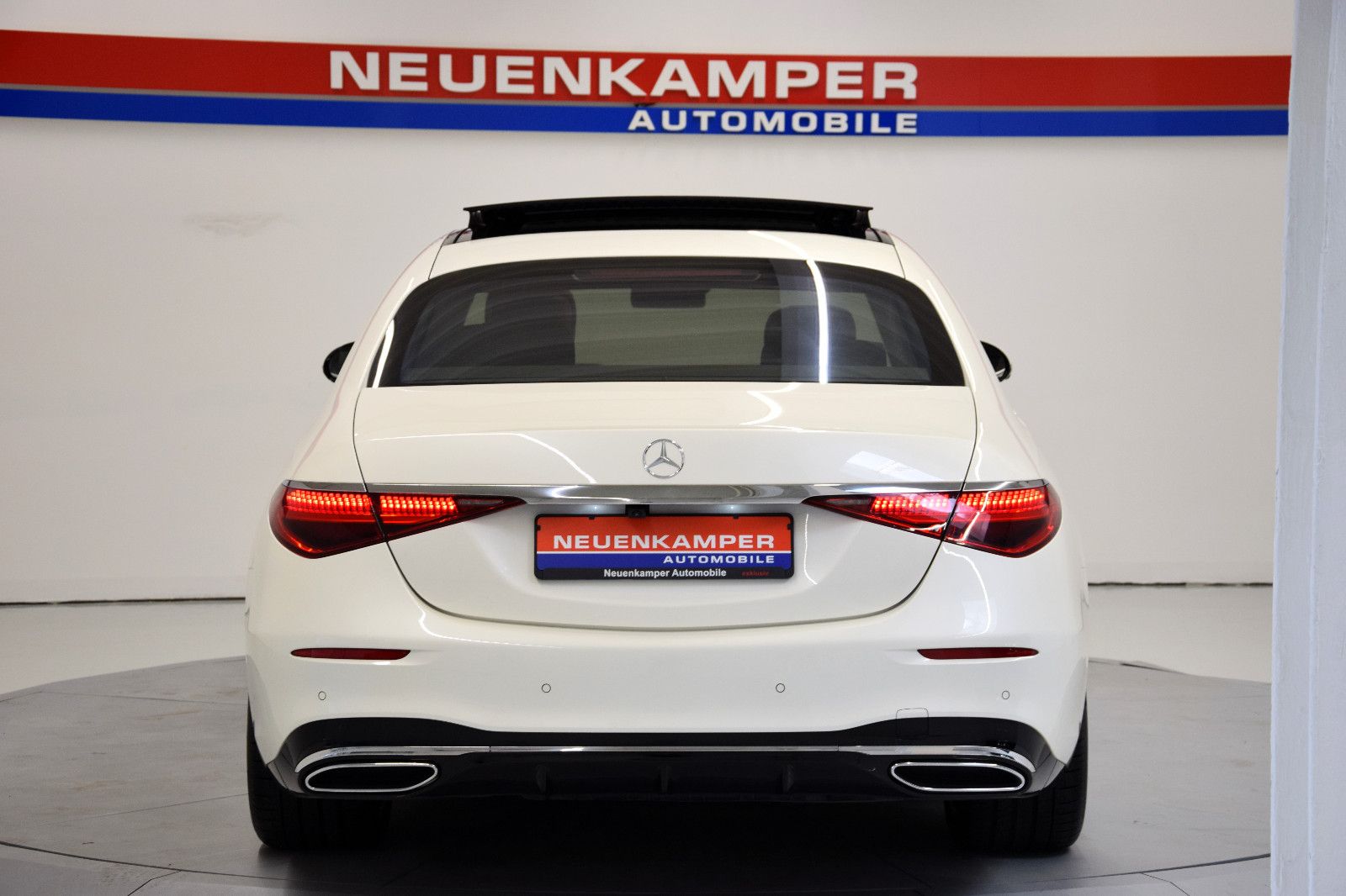 Fahrzeugabbildung Mercedes-Benz S 400 d Lang 4Matic AMG Pano Hinterachslenkung