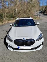 BMW 118i M Sport"Head Up*Pano*Sitze el.*LED"8xRäder