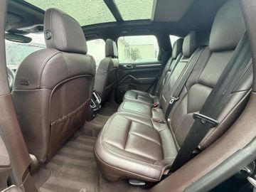 Porsche Cayenne - 10