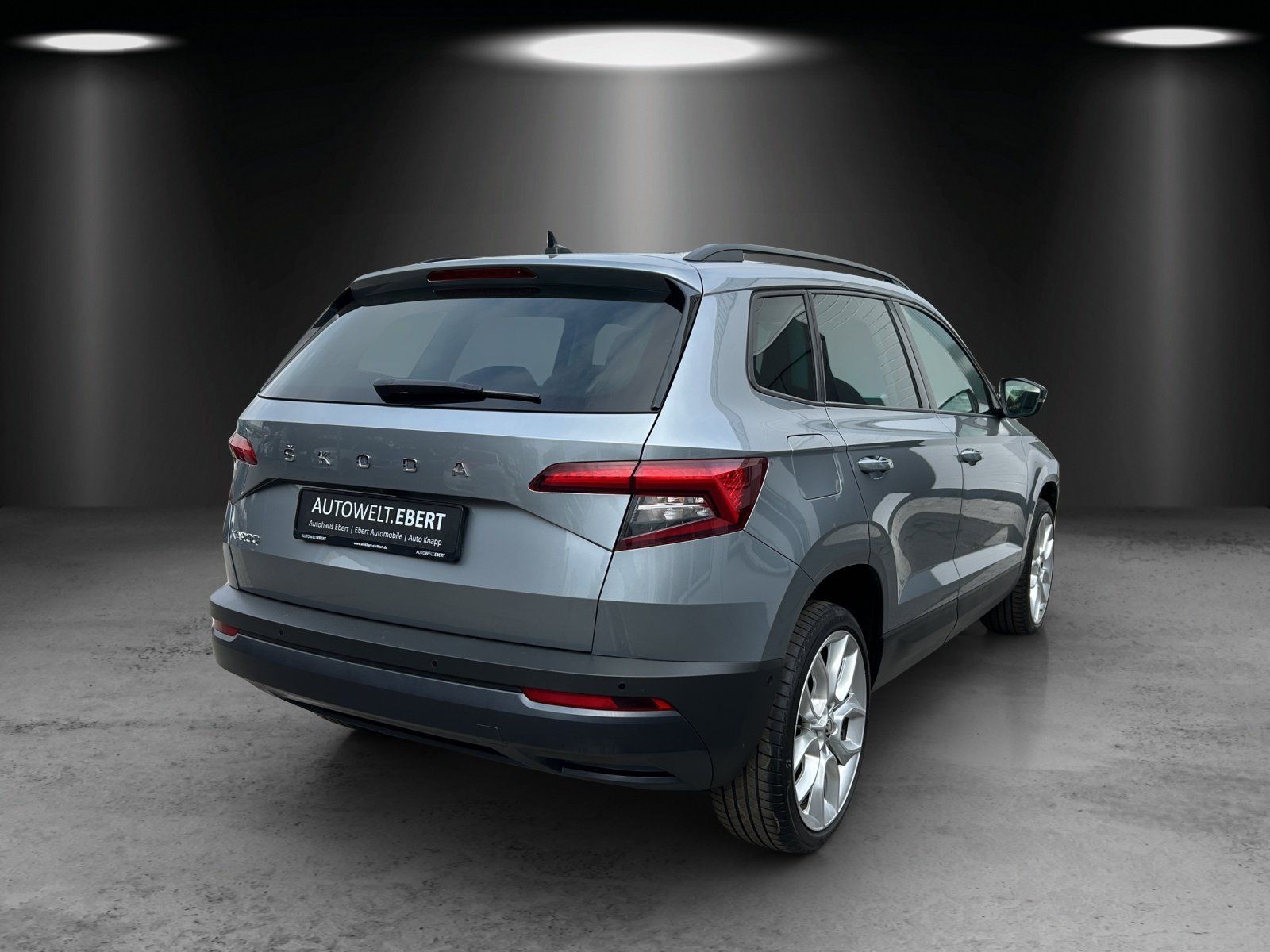 Fahrzeugabbildung SKODA Karoq 1.5 TSI Style Aut./LED/ACC/AHK/NAVI/SHZ/