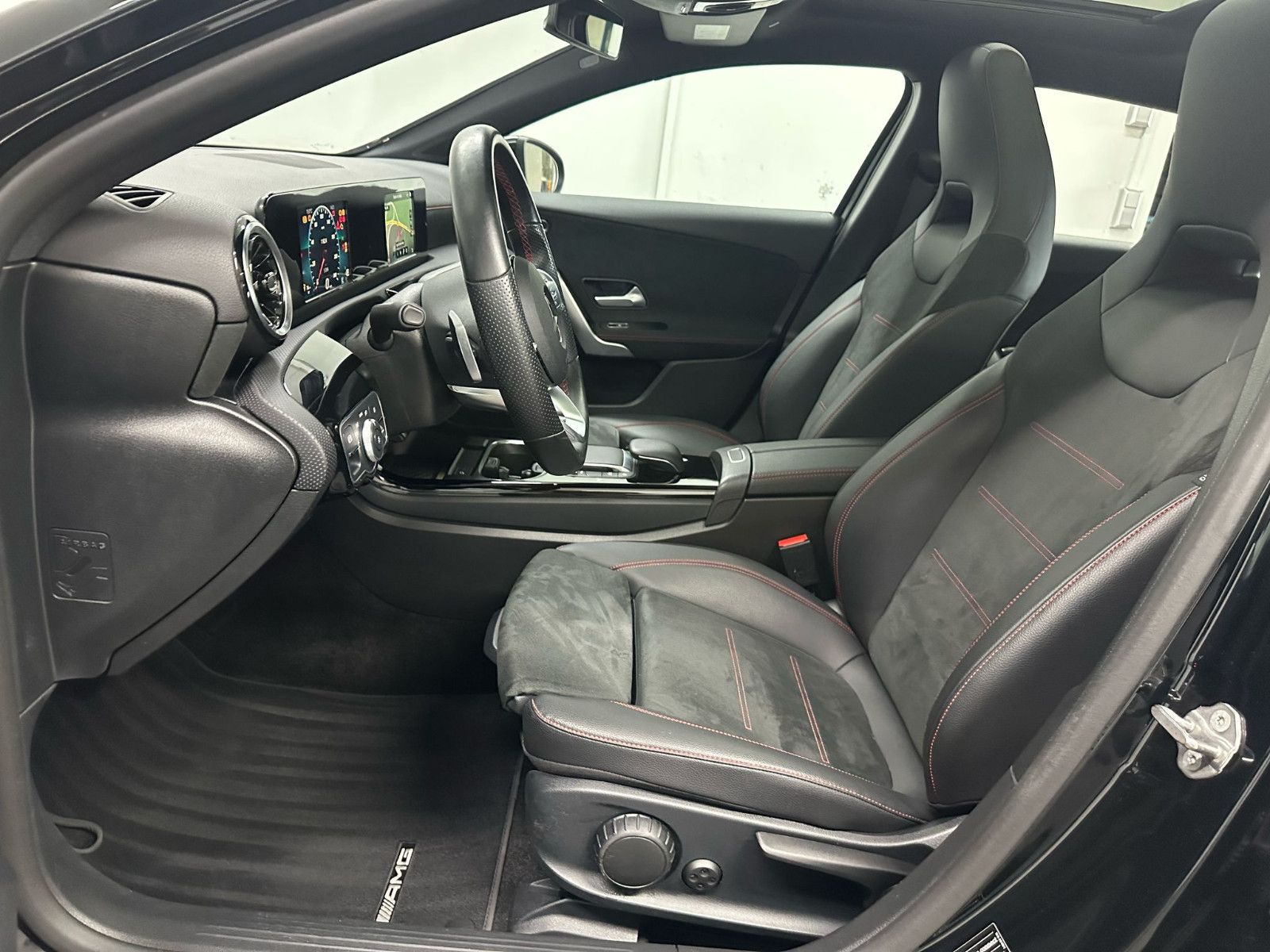 Fahrzeugabbildung Mercedes-Benz A 250 4MATIC AMG*KAMERA*PANO*SPUR*SH*TEMPO*19"