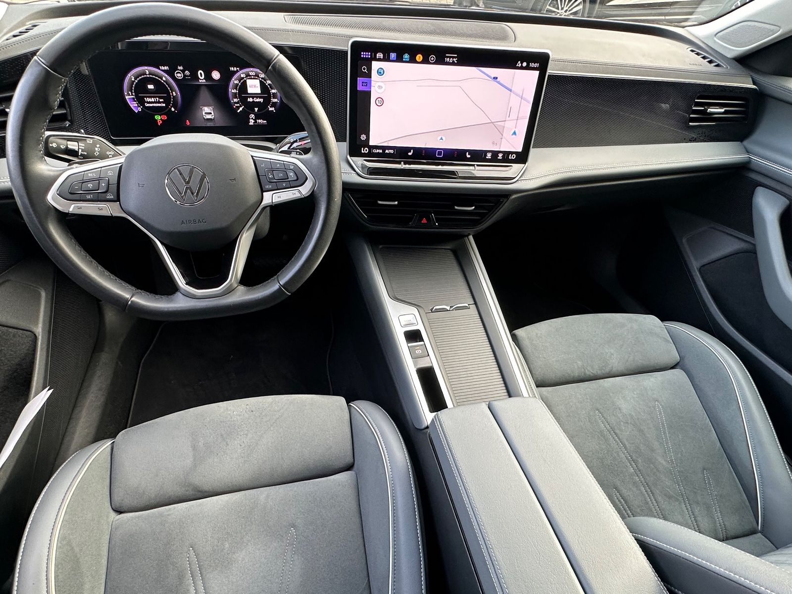 Fahrzeugabbildung Volkswagen Passat Variant 2.0 TDI DSG Business NAV+LED+AHK
