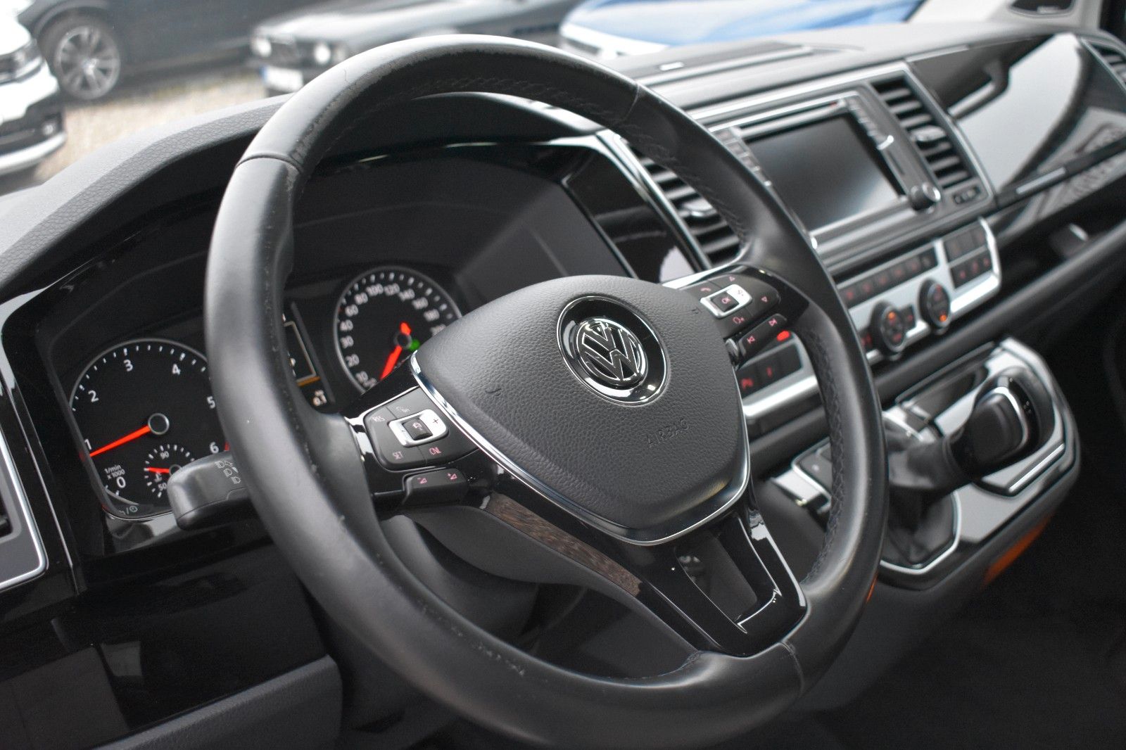 Fahrzeugabbildung Volkswagen T6 Multivan Highline 4Motion DYNAUDIO 1 Hand ACC