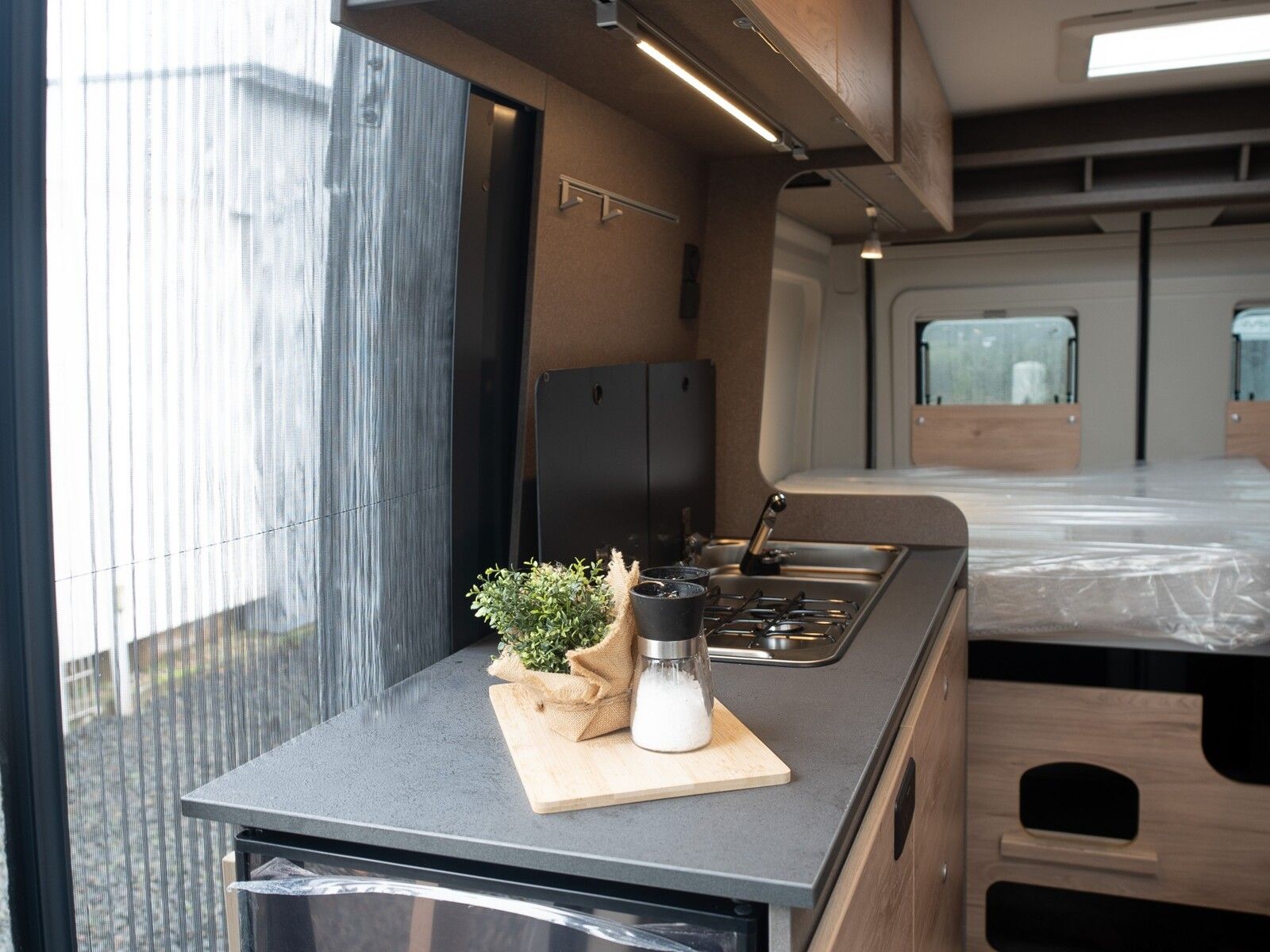 Fahrzeugabbildung Dethleffs Globetrail Active 600 DS Fiat Expedition Grau