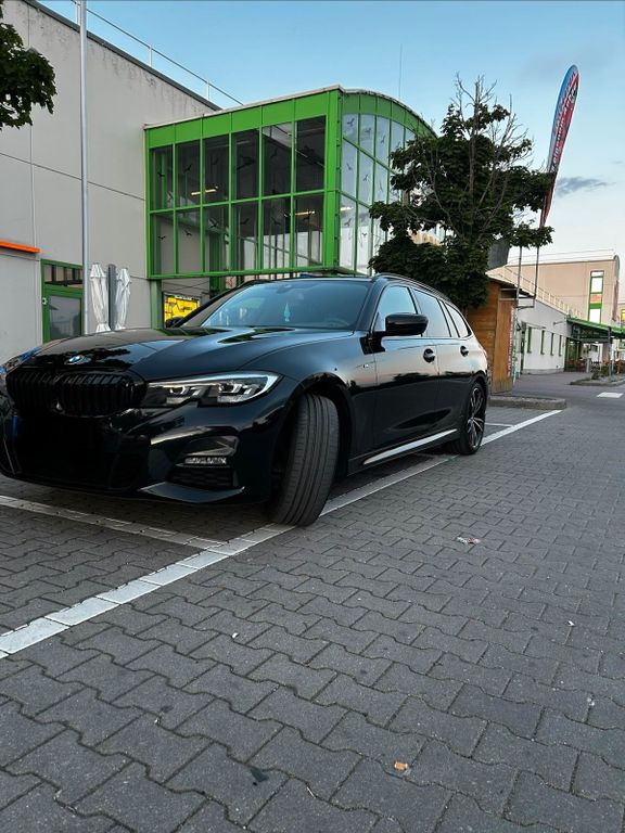 Image of BMW 320