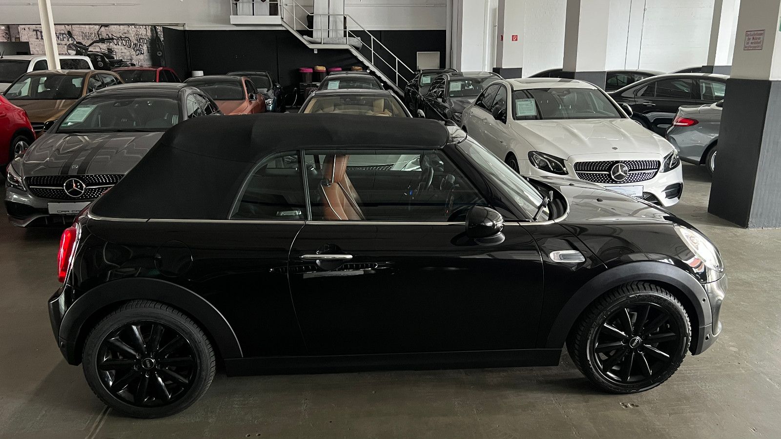 Fahrzeugabbildung MINI Cooper CABRIO AUTOMATIK NAVI LED LEDER CHESTER