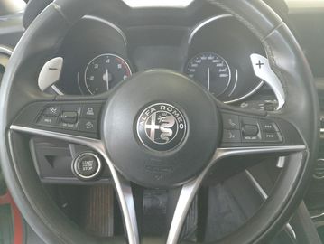 Alfa-Romeo Stelvio - 11