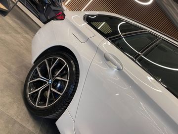 BMW 540d  Touring xDrive M Sport *1.HAND*LED*KAM*AHK