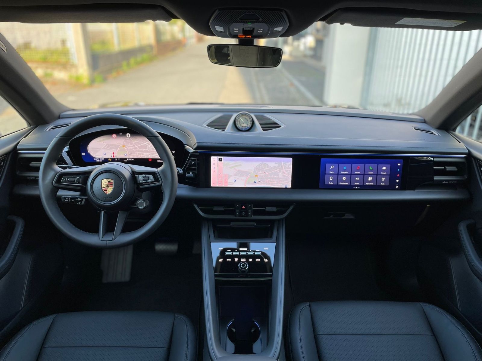 Fahrzeugabbildung Porsche Macan 4 |ACC|22"|Pano|3.Disp|SportChro|PASM|360°