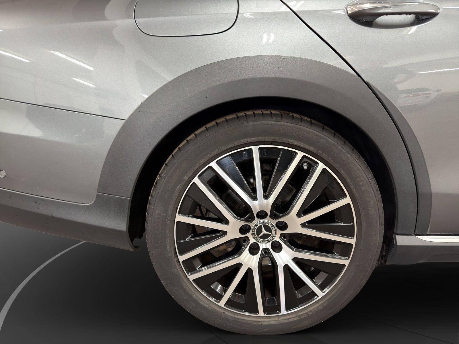 Mercedes-Benz E 220d T 4M All-Terrain AHK Pano LED LM 19" Navi
