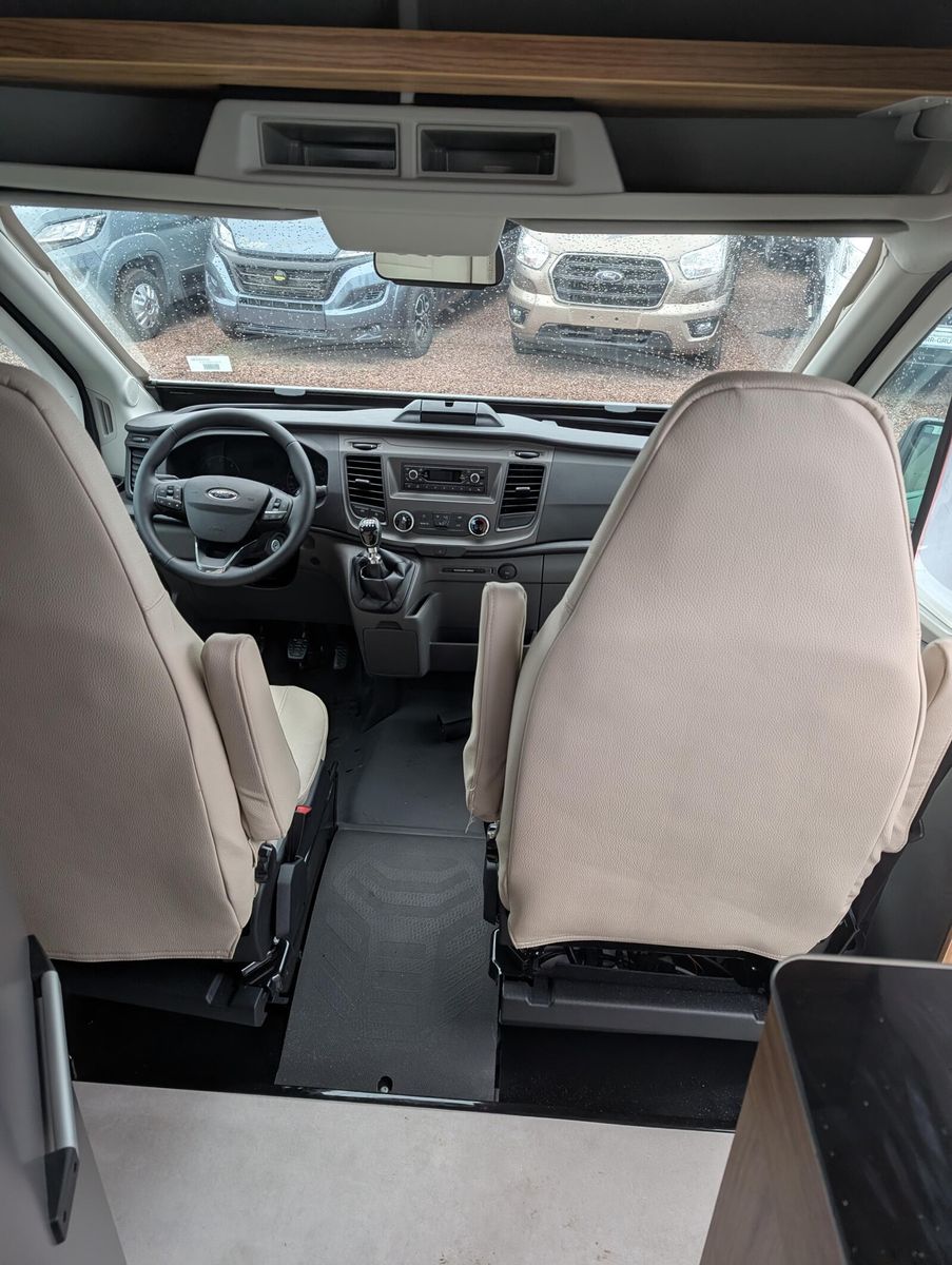 Fahrzeugabbildung Karmann Dexter 4x4 DE 570 AW AHK, Allrad, RFK, Alufelgen