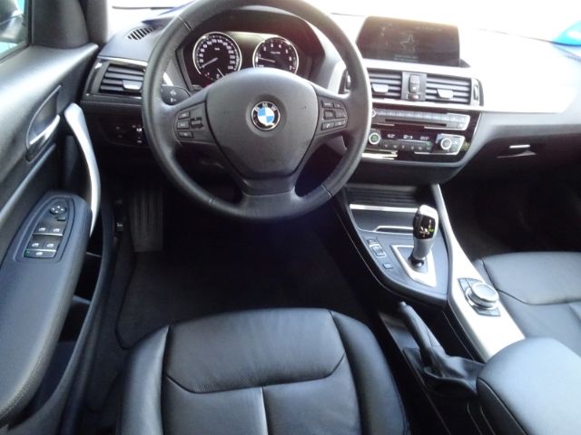 Fahrzeugabbildung BMW 120 i Advantage Autom. Navi, Leder, Sitzheizung