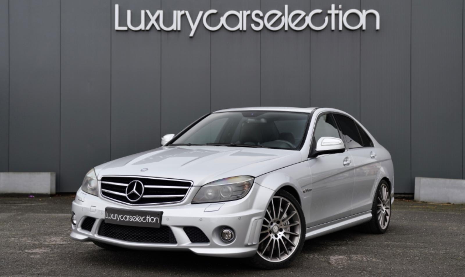 Mercedes-Benz C 63 AMG *19"/XENON/OPEN DAK/CAMERA/NAVI/MEMORY*