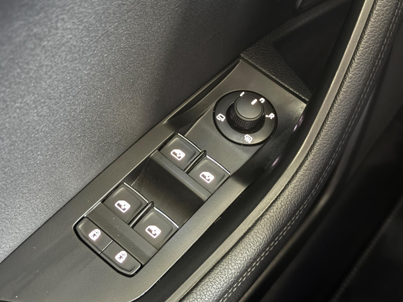 Skoda Superb Combi L&K 2.0 TDI MATRIX*LEDER*CANTON*ACC