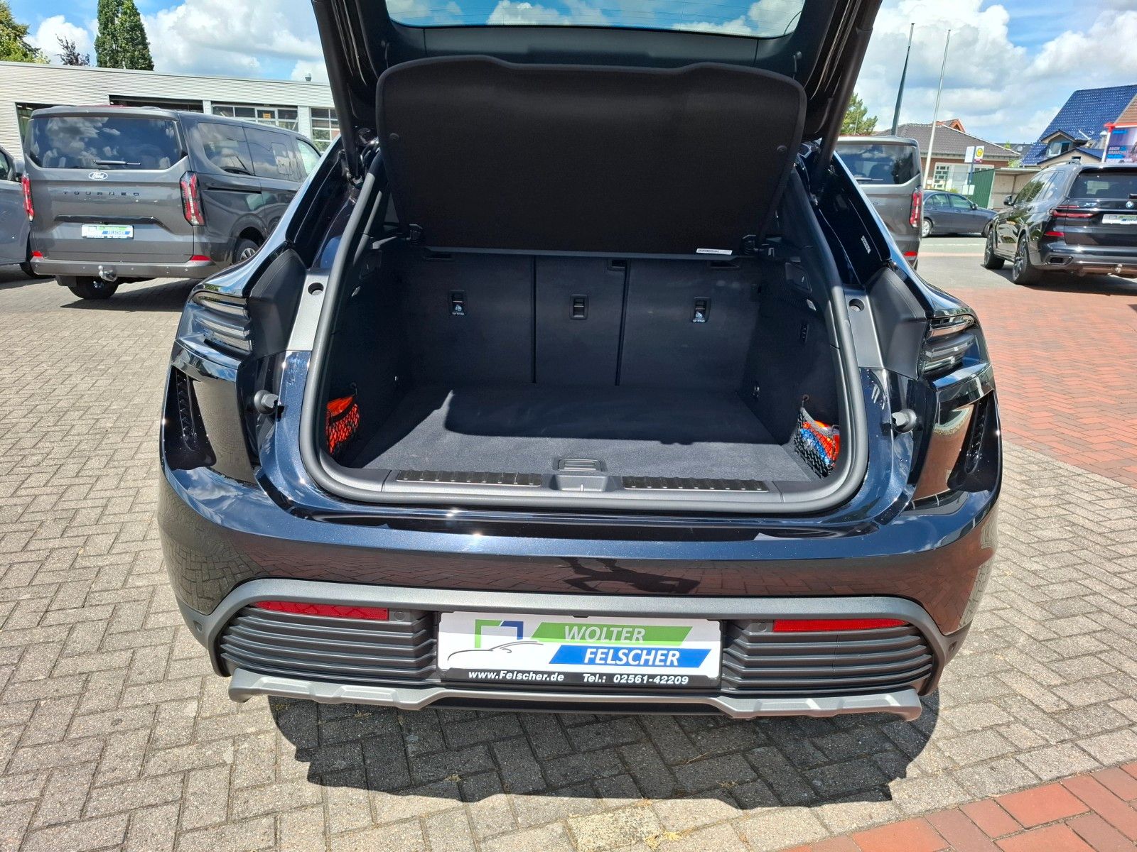 Porsche Macan E Turbo Burmester Sitzlüftung  HA-Lenkung foto 8