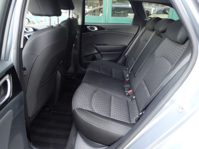 Fahrzeugabbildung Kia Ceed_sw 1.0 Edition 7 AHK R-Cam LHZ&SHZ Apple Ca