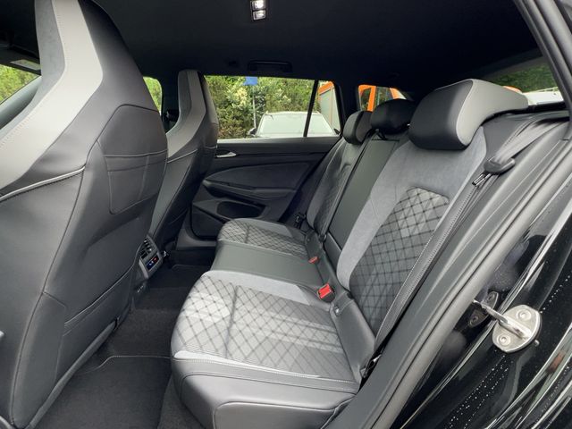 Golf VIII Variant 2.0 TDI R-Line DSG