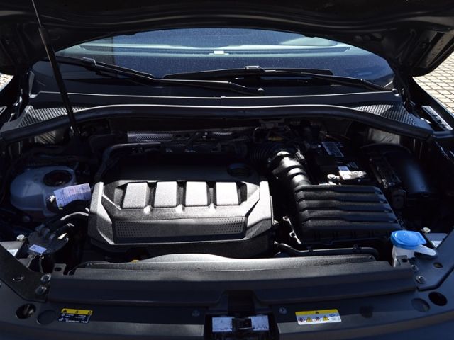 Tiguan 2.0 TDI 4Motion DSG Elegance AHK/MATRIX/1