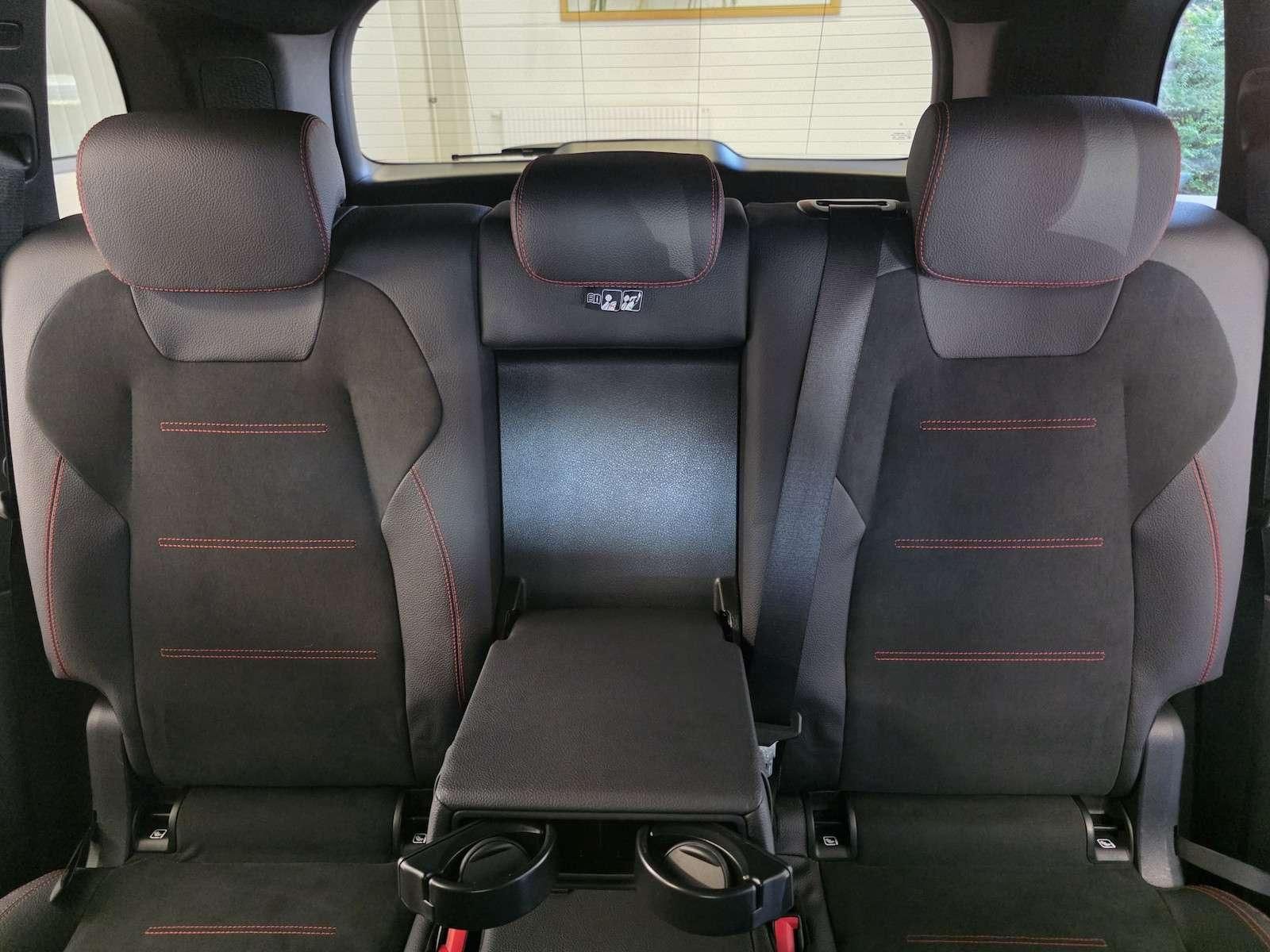 Fahrzeugabbildung Mercedes-Benz GLB 250 AMG Line 4Matic//Night/MBux/Sound/Ahk...