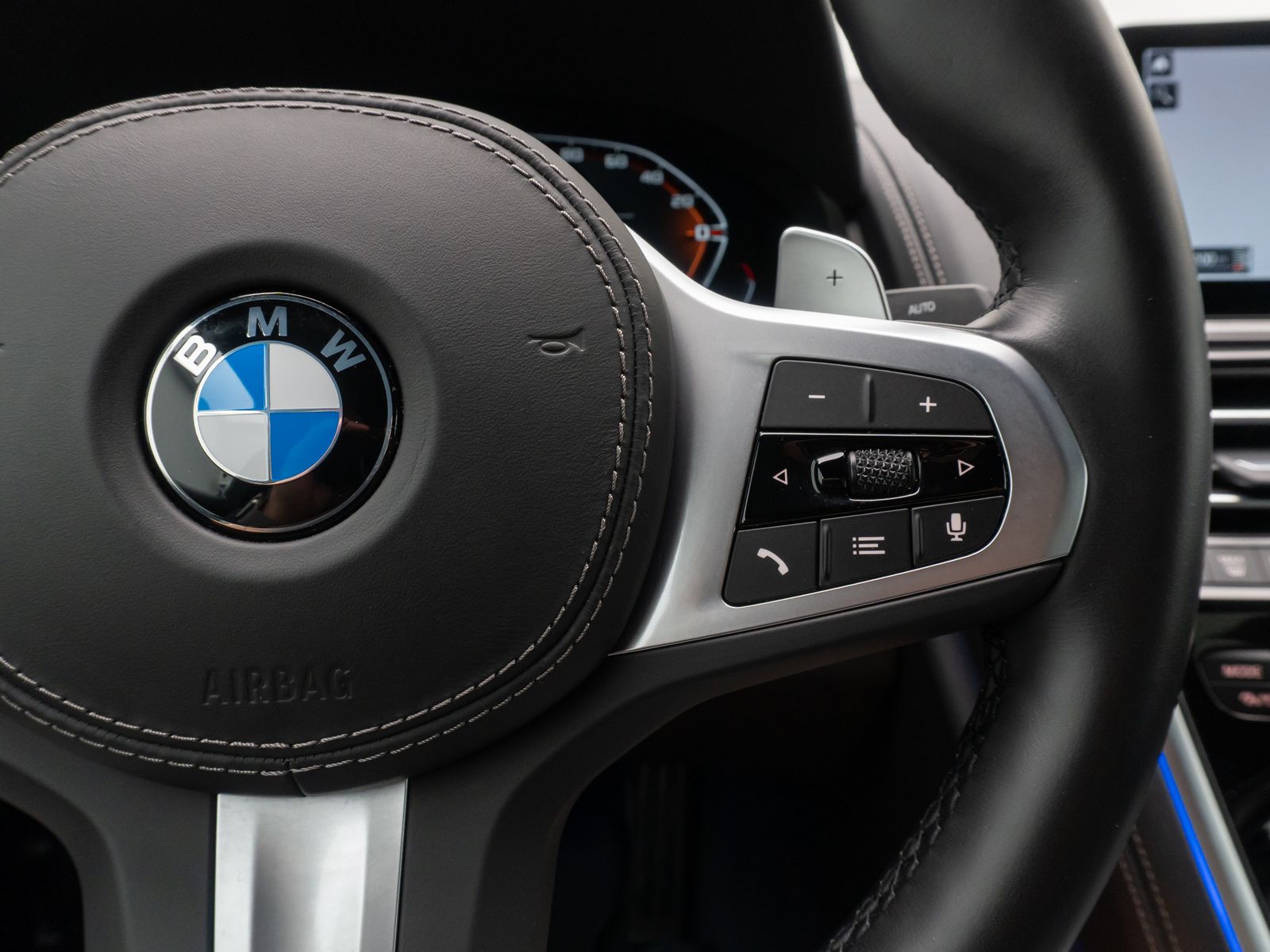 Fahrzeugabbildung BMW M850i xD Laser Kamera HUD DAB H/K SoftCL 20Zoll