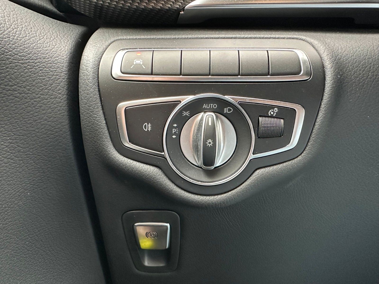 Fahrzeugabbildung Mercedes-Benz V 250 d EDITION AMG Kompakt ILS elektr Türen