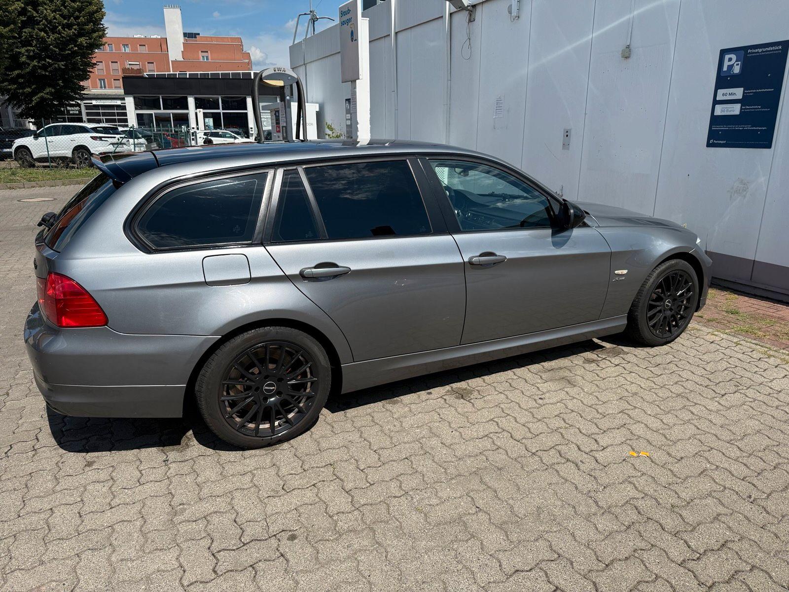 BMW 330 2011 — photo 7