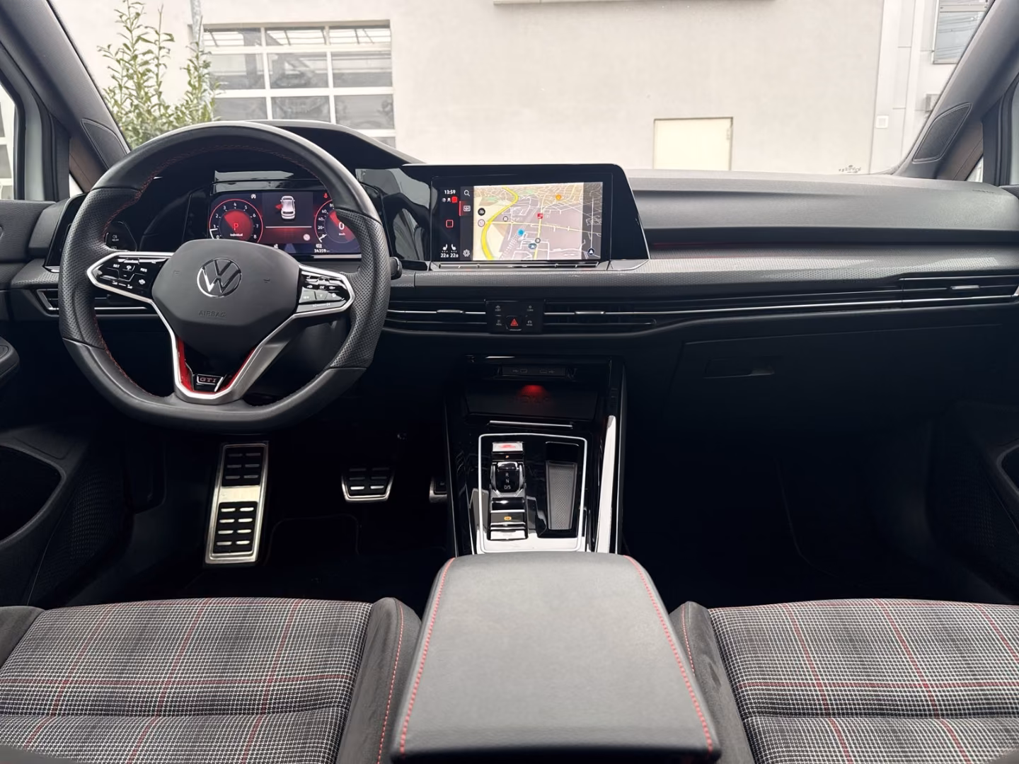 Volkswagen Golf VIII GTI 2,0 TSI DSG 19'' Estoril Kamera Le, миниатюра 9