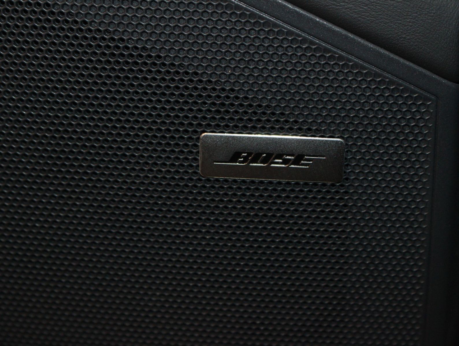 Fahrzeugabbildung Porsche Cayenne Turbo SportDesign-Paket|Carbon|PSCB|PDCC