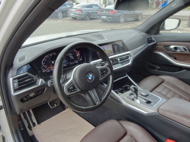 Fahrzeugabbildung BMW 320d xDrive M Sport/Laser/Leder/Virtual/AHK/1.Hd