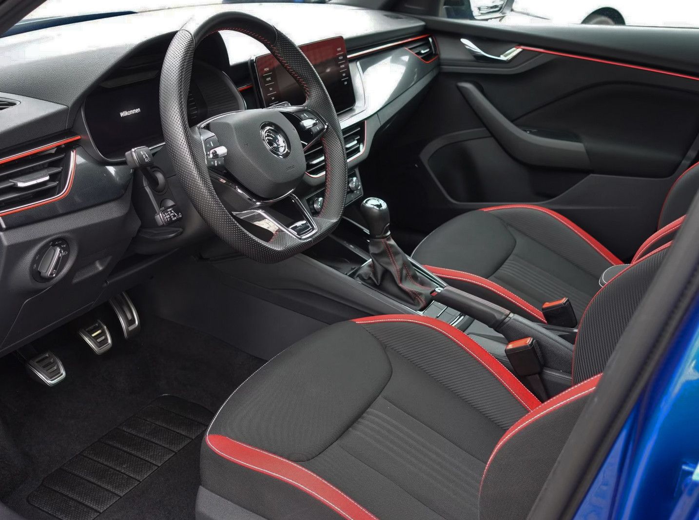 Fahrzeugabbildung SKODA Kamiq 1.5 TSI MONTE CARLO LED Navi Assist. 18"LM