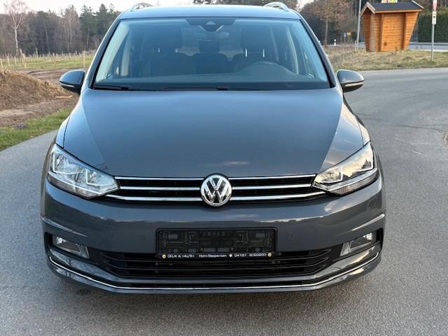 Volkswagen Touran Highline Automatik/ 7-Sitzer/ Navi/ AHK