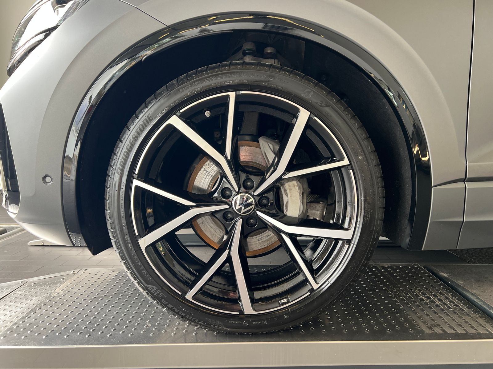 Fahrzeugabbildung Volkswagen Touareg R-Line 3.0 TDI 4MOTION *AHK, BlackStyle,
