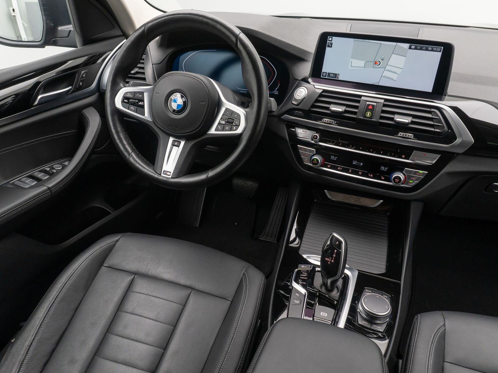 Fahrzeugabbildung BMW X3 xD30d Kamera HUD HiFi DisplKey Komfort 20Zoll