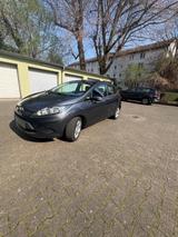 Ford Fiesta  Trend 1,6 V - Ford Fiesta aus 2010: 1.6